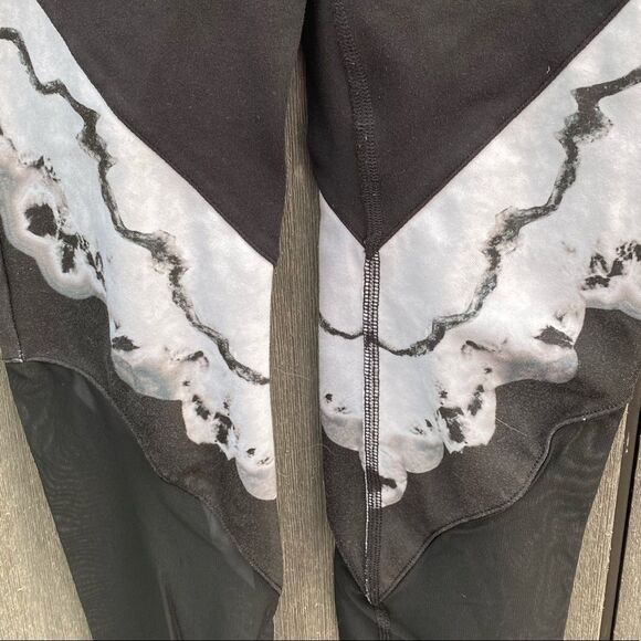 ALO Yoga Tie Dye Workout Pants - Picture 2 of 5